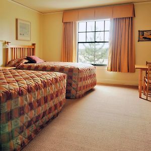 Old Faithful Inn